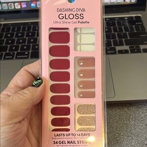 Dashing Diva Gloss Ultra Shine Gel Palette - Red and Gold Press-On Nails
